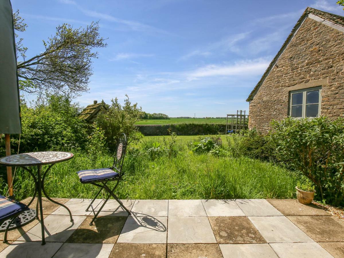 The Lodge At Mortons Malmesbury Exterior photo
