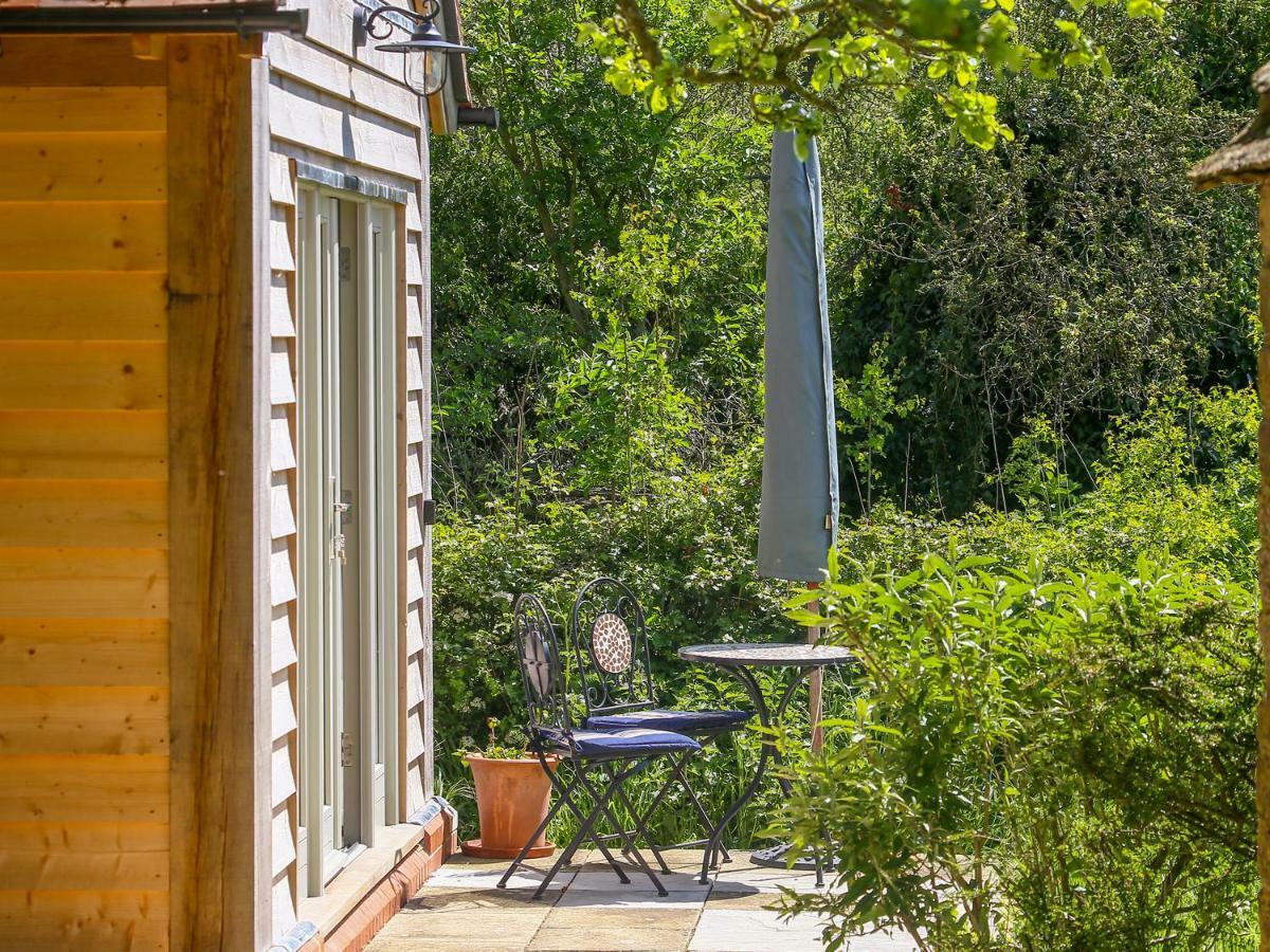 The Lodge At Mortons Malmesbury Exterior photo